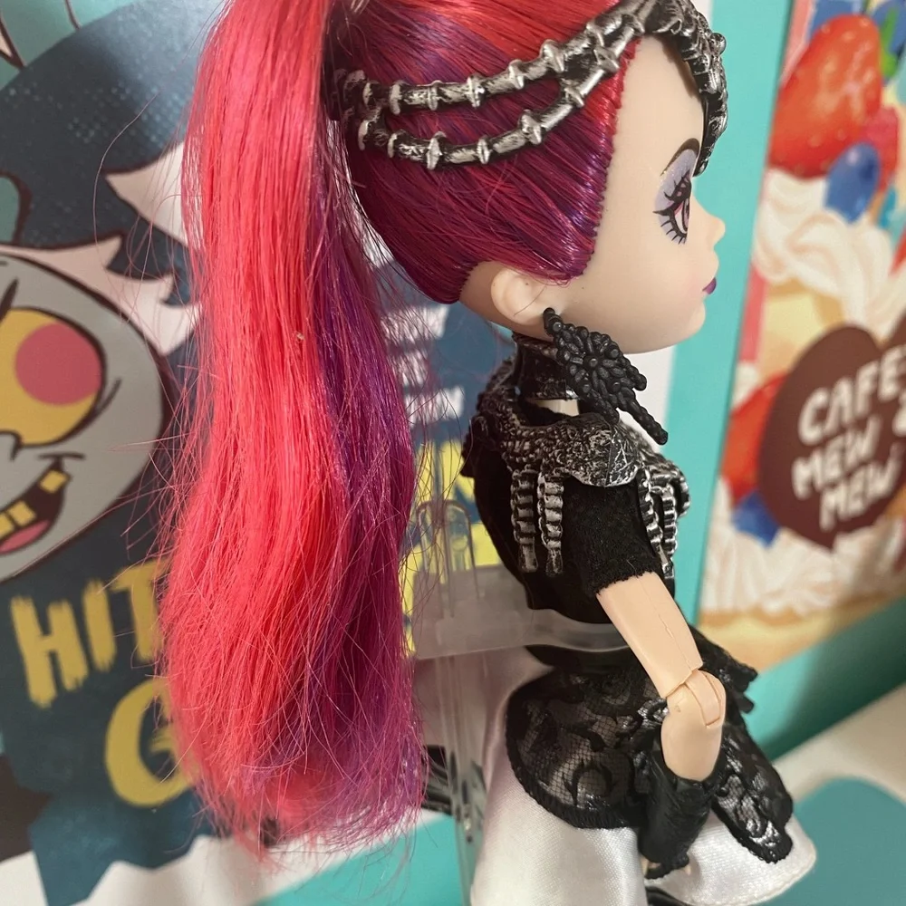 Like new, Mira Shards doll from Ever After High! - Picture 6 of 10